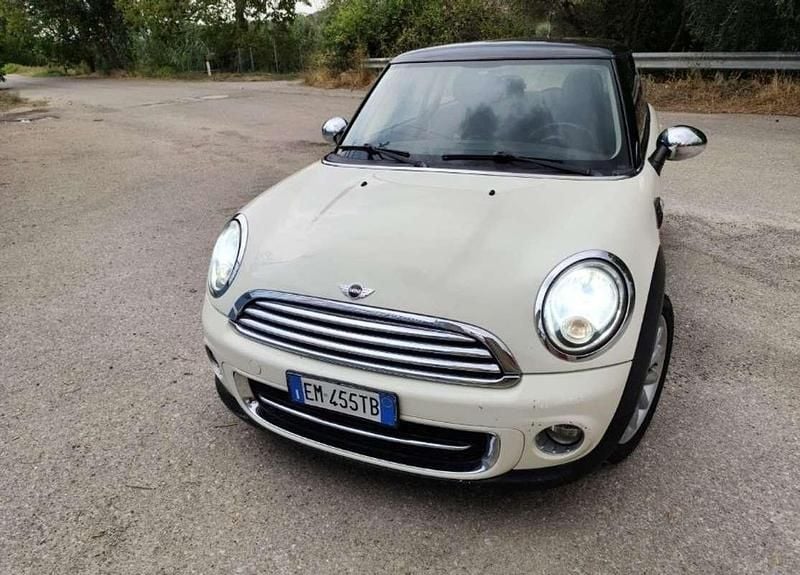 Usata Mini Cooper D 111 CV (81 kW) 2012 Utilitaria