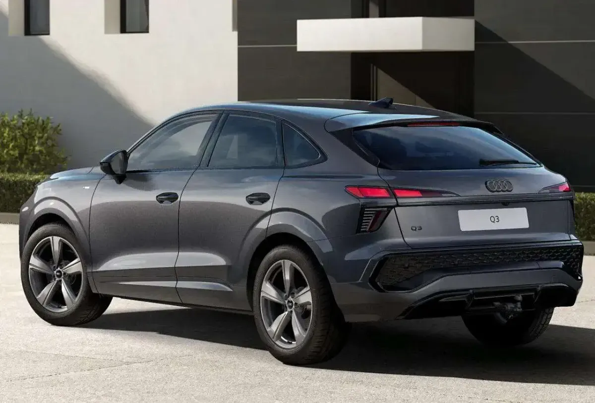Nuova Audi Q3 S-Line 150 CV (110 kW) 2026 Grigio daytona SUV