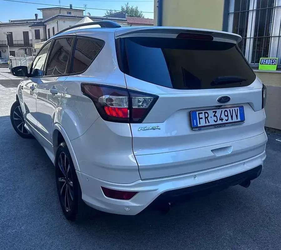 Usata Ford Kuga ST-Line 179 CV (131 kW) 2018 Bianco SUV