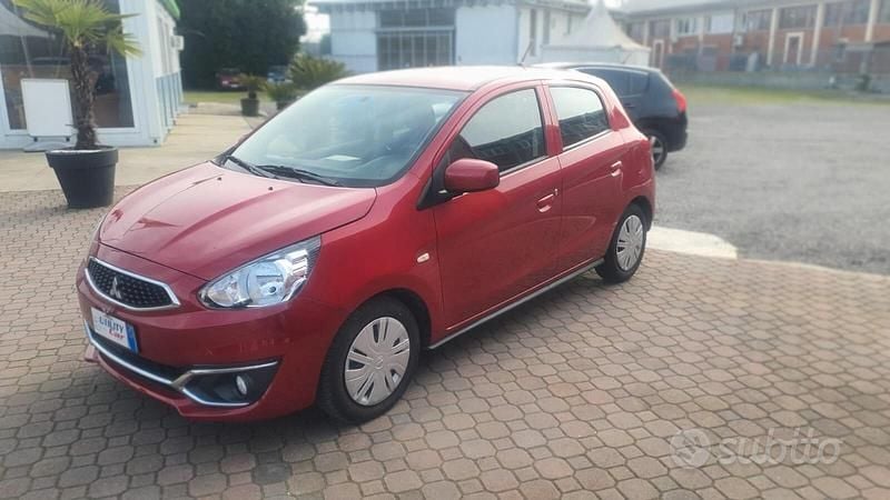 Usata Mitsubishi Space Star Invite 71 CV (52 kW) 2019 Rosso Utilitaria