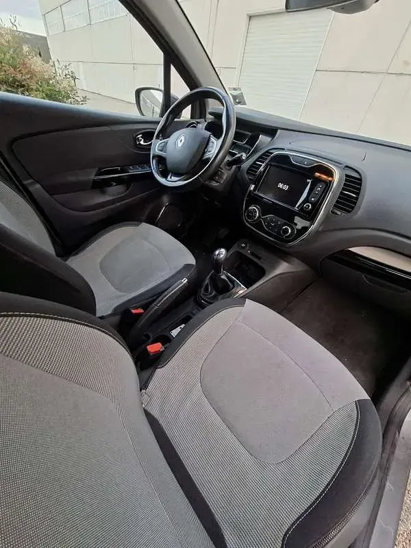 Usata Renault Captur 90 CV (66 kW) 2017 Grigio SUV