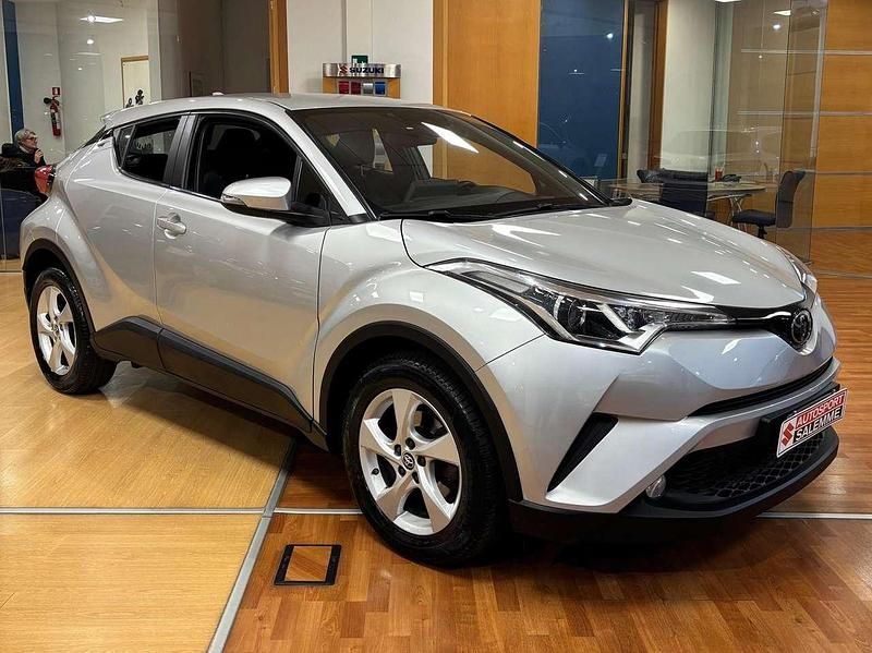 Usata Toyota C-HR Active 116 CV (85 kW) 2017 Argento SUV