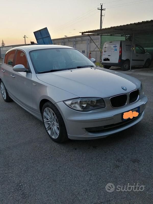 Usata BMW 118 143 CV (105 kW) 2009 Utilitaria