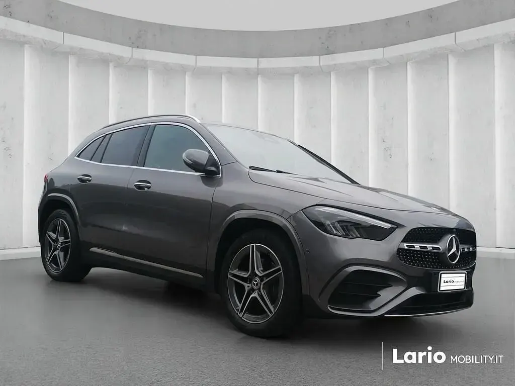 Usata Mercedes GLA200 AMG Line Premium 150 CV (110 kW) 2023 Grigio SUV