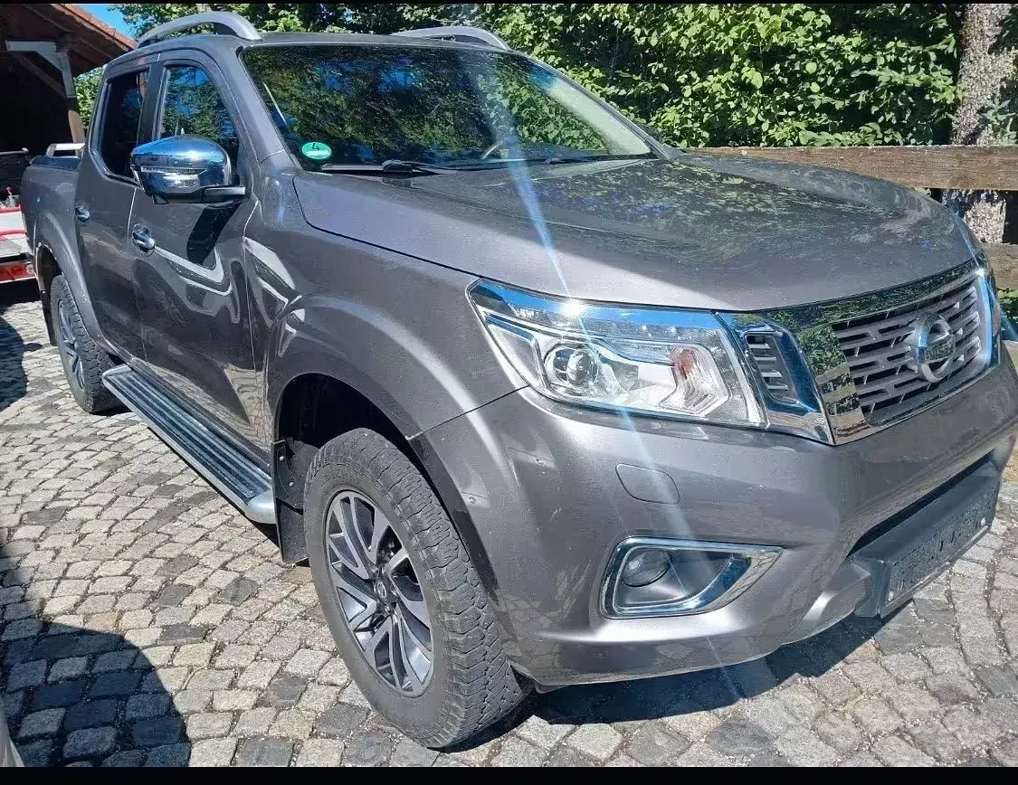 Usata Nissan Navara N-Connecta 190 CV (139 kW) 2016 Grigio Pick-up