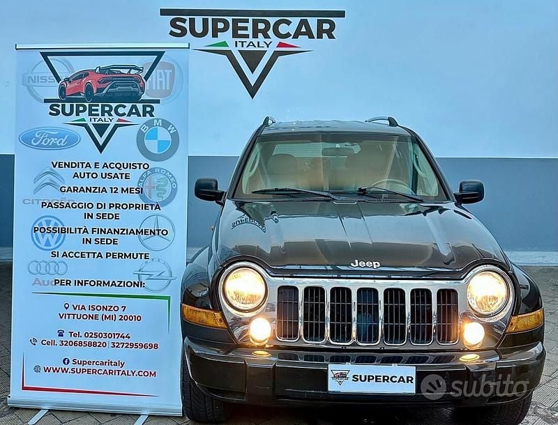 Usata Jeep Cherokee 163 CV (119 kW) 2005 Nero SUV