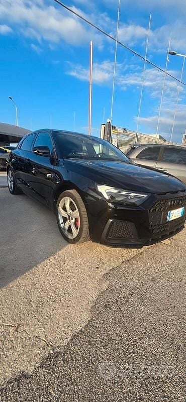 Usata Audi A1 95 CV (69 kW) 2022 Nero SUV