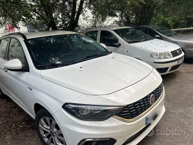 Usata Fiat Tipo Easy 120 CV (88 kW) 2018 Bianco Station wagon