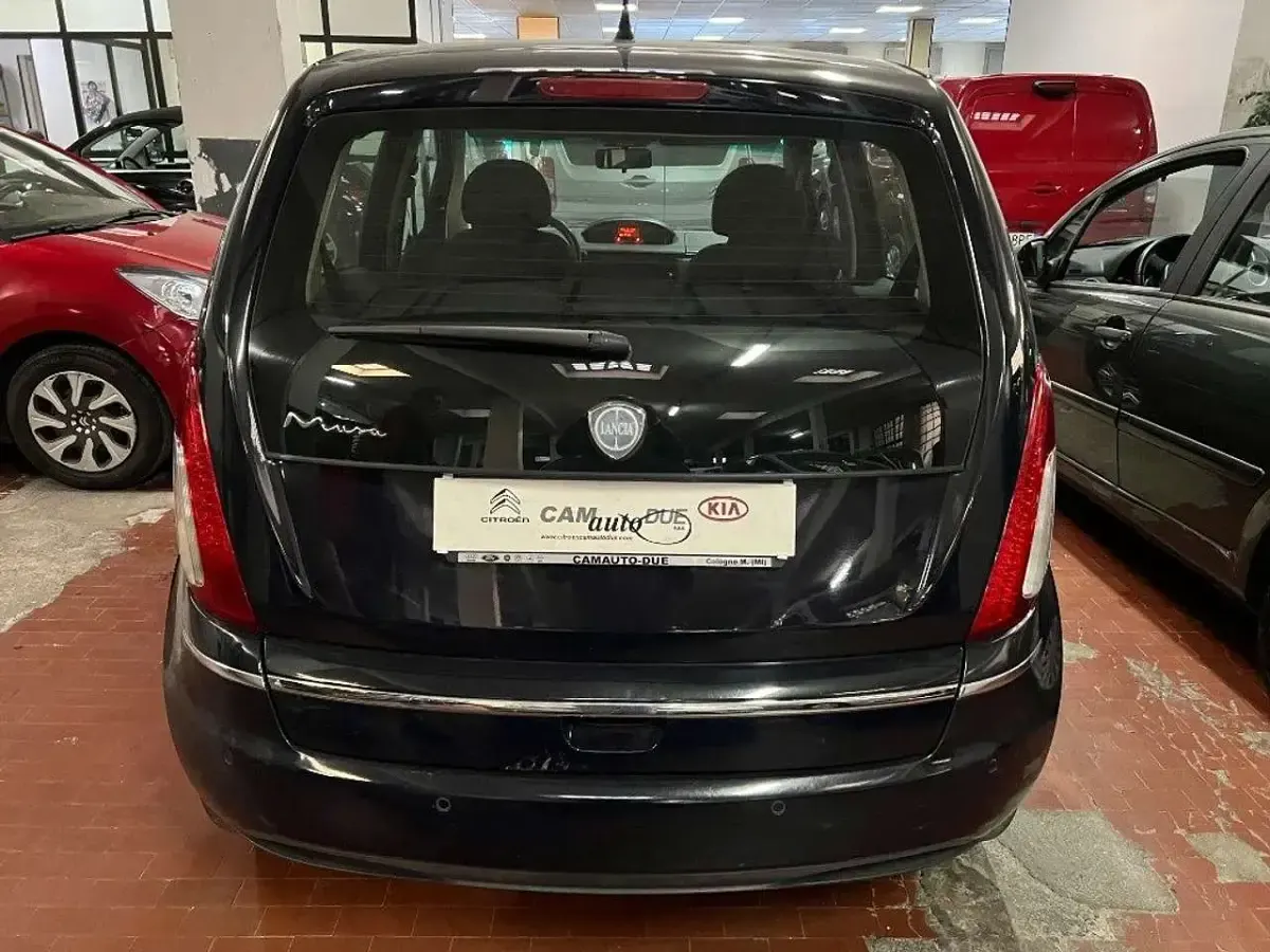 Usata Lancia Musa S 95 CV (69 kW) 2010 Nero Monovolume