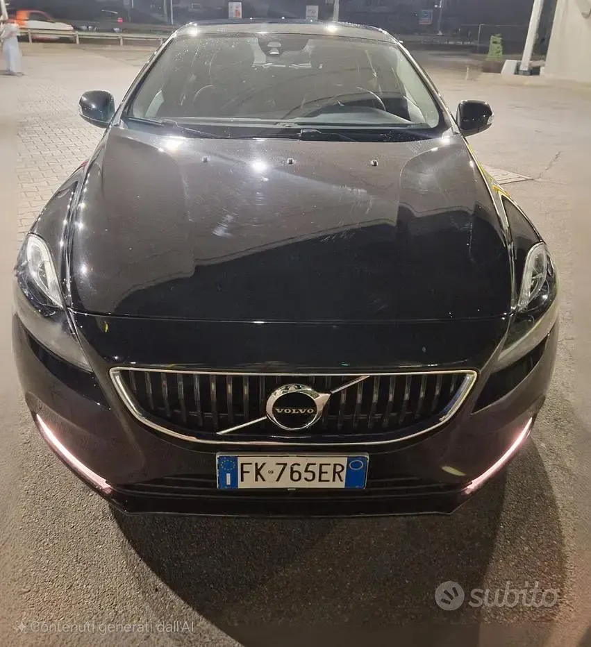 Usata Volvo V40 Kinetic 120 CV (88 kW) 2017 Nero Station wagon