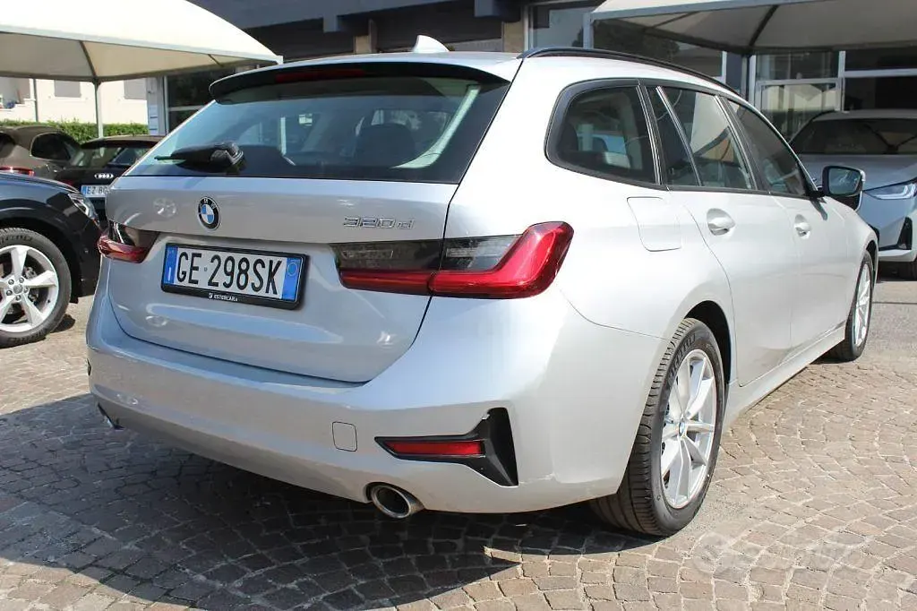 Usata BMW 320 Advantage 190 CV (139 kW) 2021 Grigio Station wagon