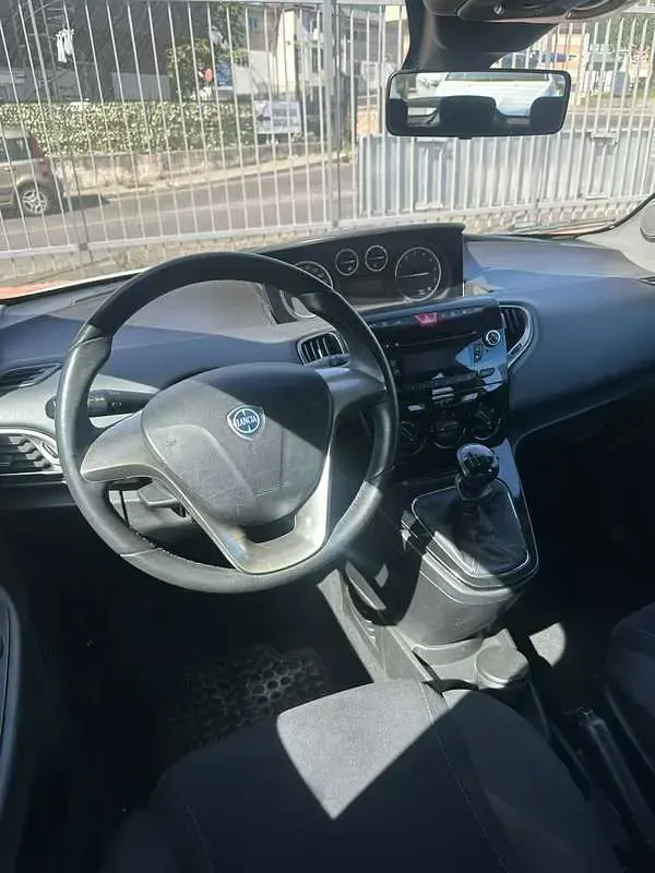 Usata Lancia Ypsilon Platinum 69 CV (50 kW) 2013 Utilitaria
