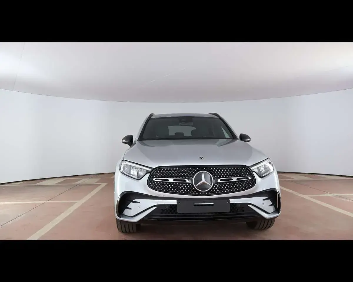 Usata Mercedes GLC220 Advanced 197 CV (144 kW) 2022 Argento / metallizzato SUV