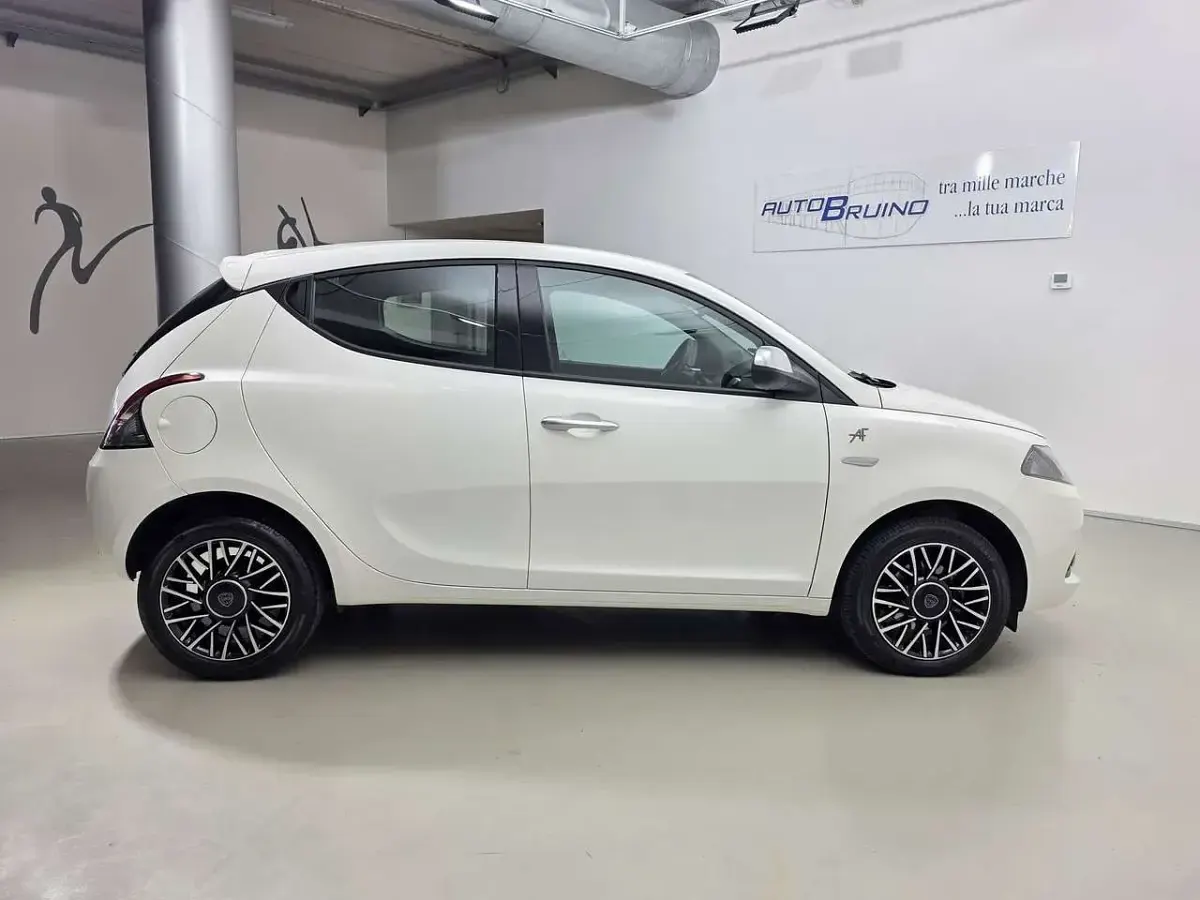 Usata Lancia Ypsilon S 69 CV (50 kW) 2022 Bianco Utilitaria