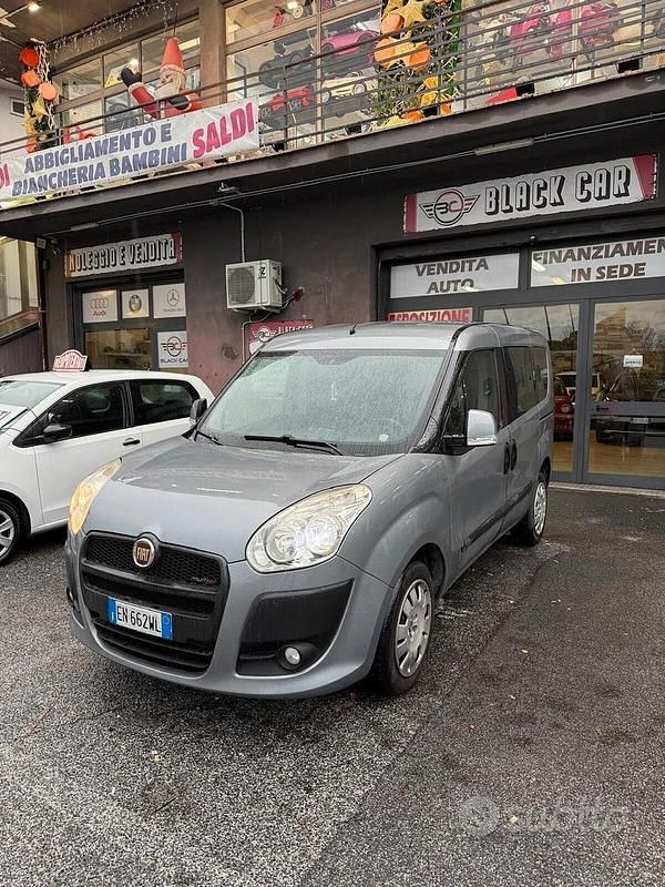 Blu Usata 2013 Fiat Doblò Emotion Monovolume | 5500 € (Ottimo prezzo) - Immagine 1/4