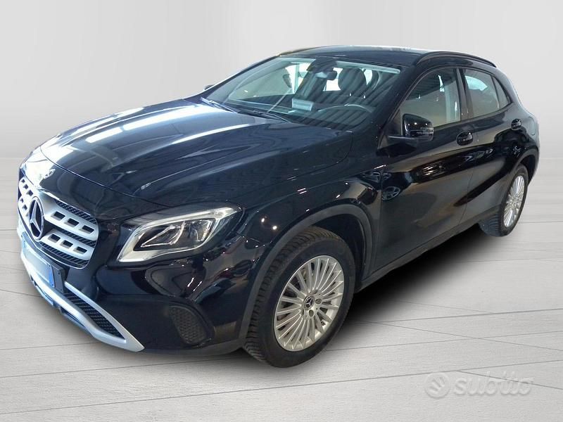 Usata Mercedes GLA180 Business 122 CV (89 kW) 2019 Nero SUV