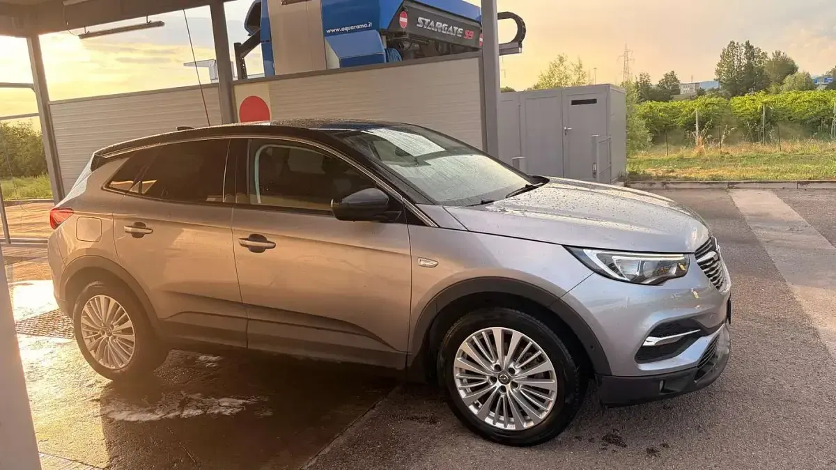 Usata Opel Grandland X Innovation 120 CV (88 kW) 2018 Grigio SUV
