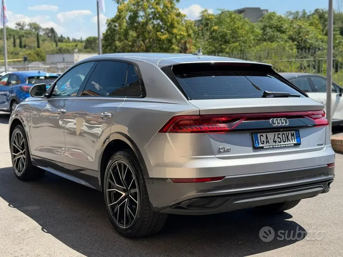 Usata Audi Q8 Sport 286 CV (210 kW) 2020 Grigio SUV