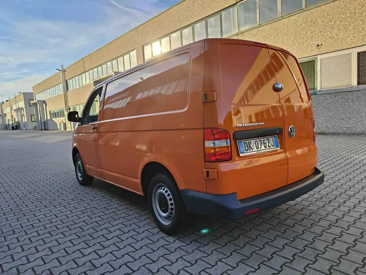 Usata VW Transporter 131 CV (96 kW) 2007 Arancione Furgone