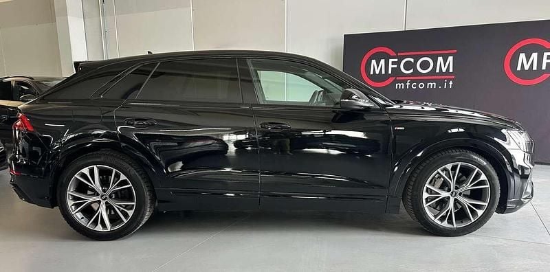 Usata Audi Q8 S-Line 286 CV (210 kW) 2023 Nero SUV
