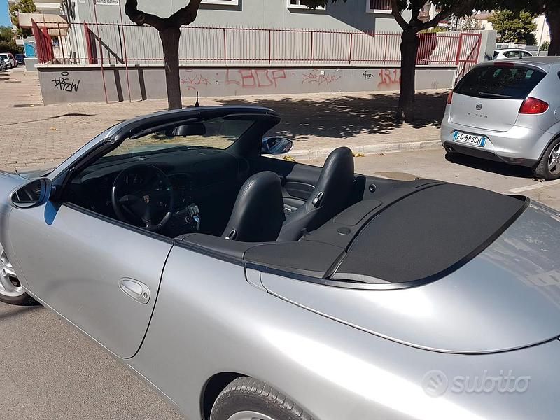 Usata Porsche 911 Carrera 4 Cabriolet 300 CV (220 kW) 1999 Grigio Cabrio