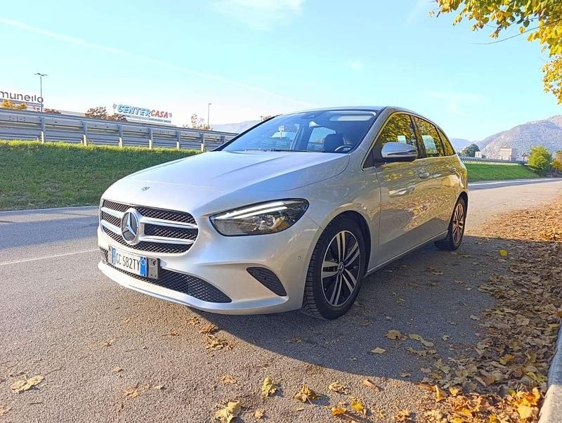 Usata Mercedes B200 150 CV (110 kW) 2020 Argento Utilitaria