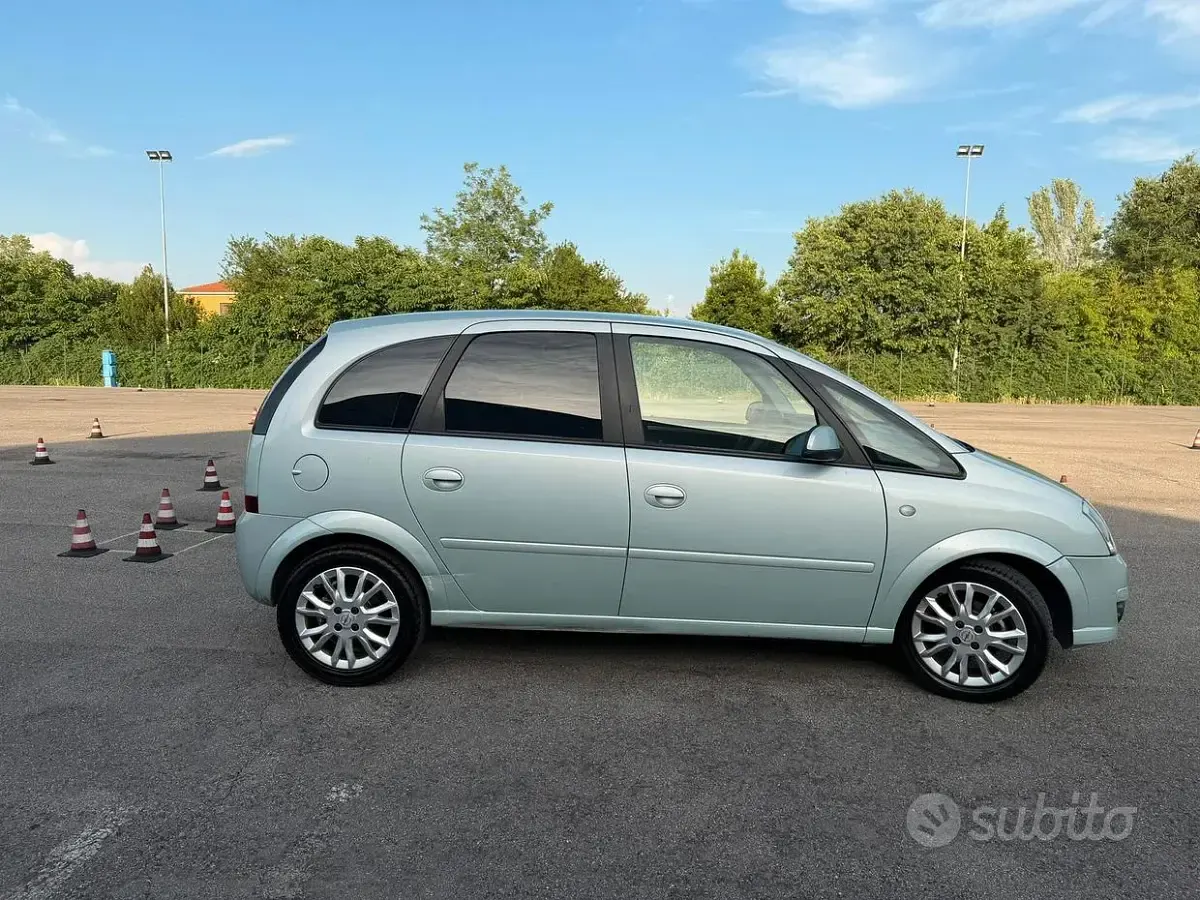 Occasion Opel Meriva Cosmo 90 ch (66 kW) 2010 Monospace