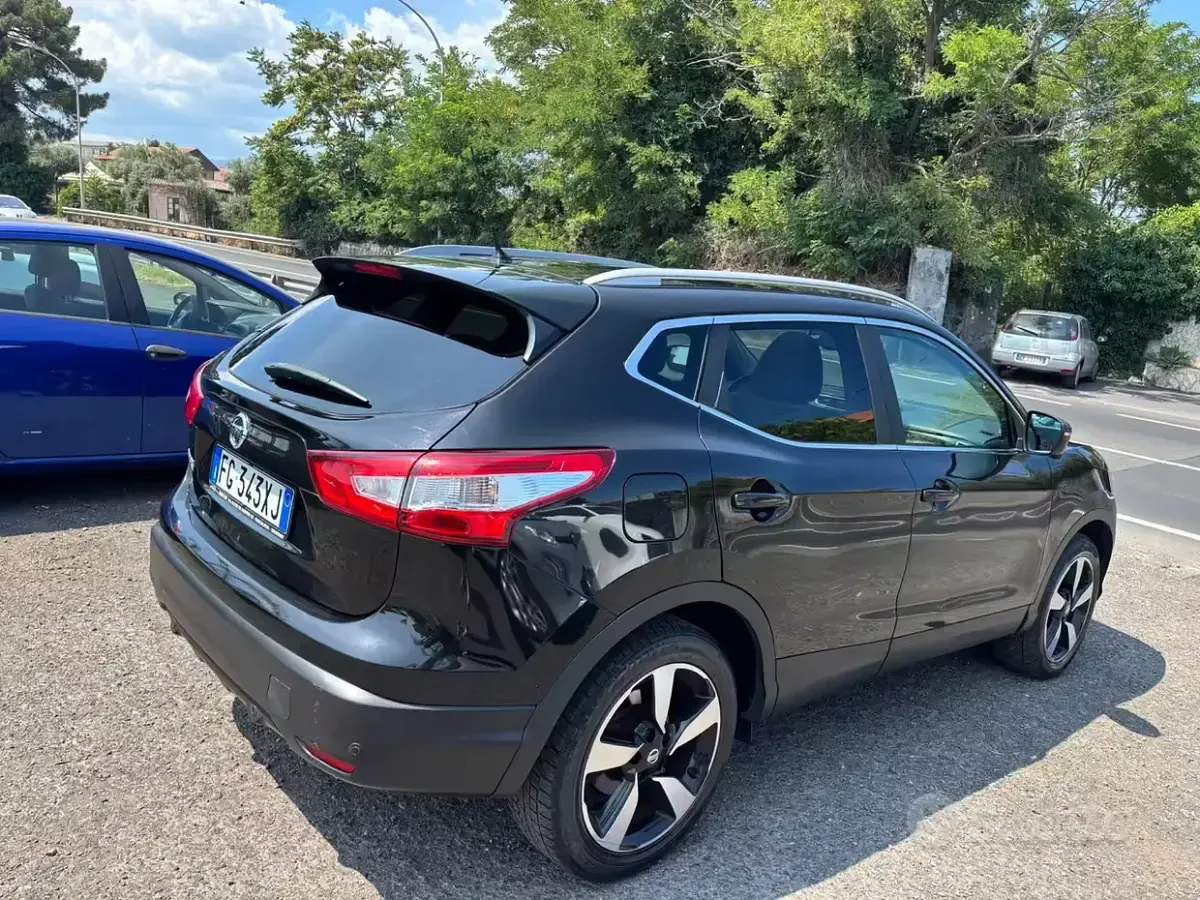 Usata Nissan Qashqai N-Connecta 110 CV (80 kW) 2017 Nero SUV
