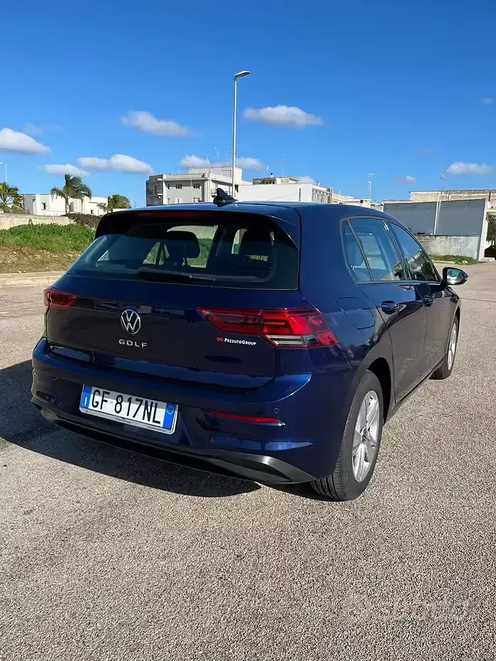 Begagnad VW Golf VII Style 116 HK (85 kW) 2021 Blå Halvkombi