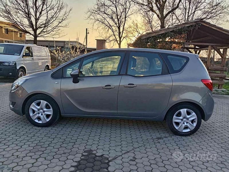 Usata Opel Meriva 120 CV (88 kW) 2014 Grigio Monovolume