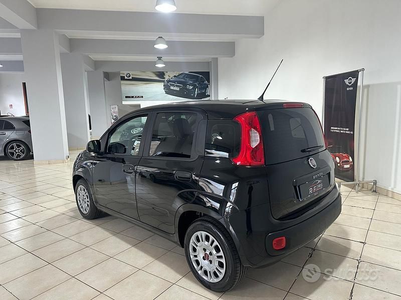 Usata Fiat Panda Lounge 69 CV (50 kW) 2016 Nero Utilitaria