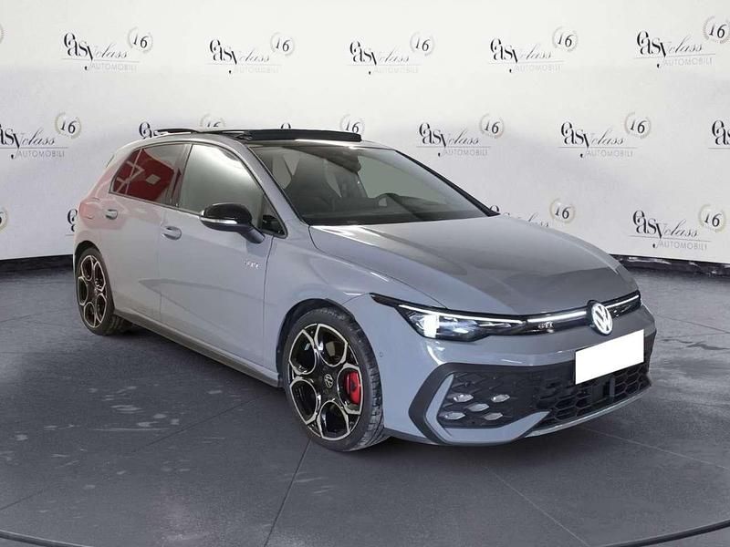 Usata VW Golf VIII Style 265 CV (194 kW) 2025 Grigio Utilitaria