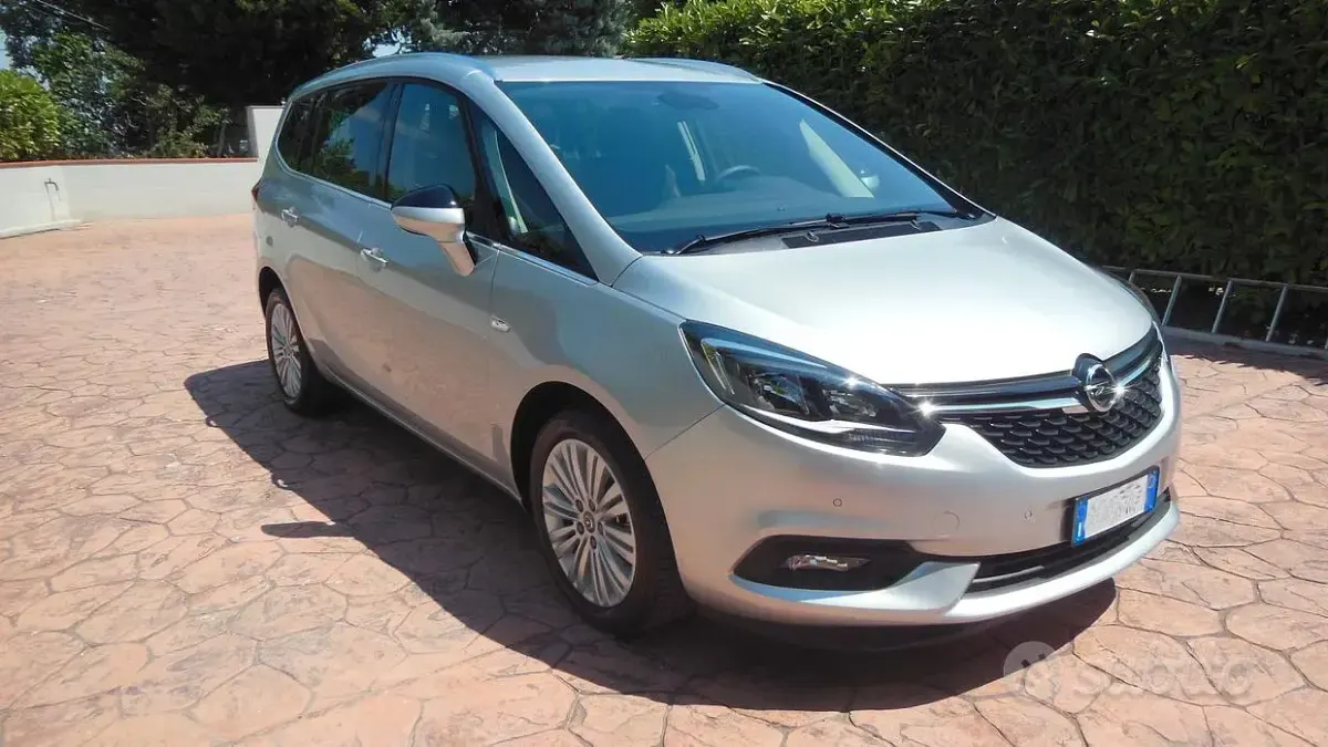 Usata Opel Zafira Innovation 150 CV (110 kW) 2017 Grigio Monovolume