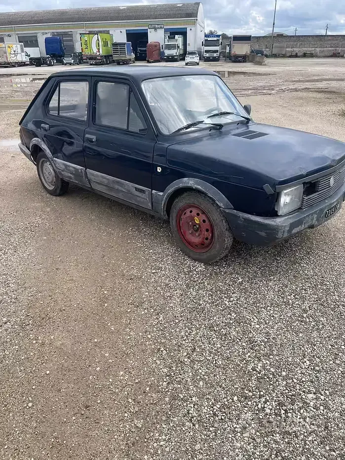 Usata Fiat 127 50 CV (36 kW) 1983 Blu Utilitaria