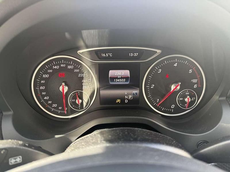 Usata Mercedes A180 Premium 109 CV (80 kW) 2017 Berlina