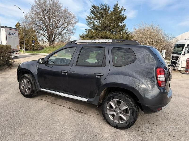 Usata Dacia Duster Ambiance 110 CV (80 kW) 2016 Verde SUV