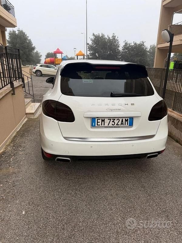 Usata Porsche Cayenne 245 CV (180 kW) 2012 Bianco SUV