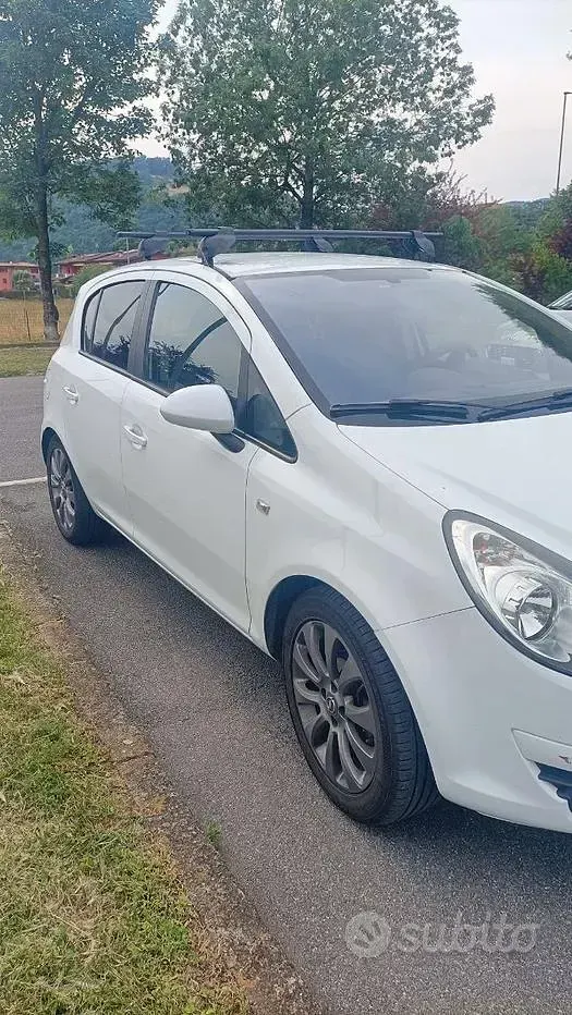 Begagnad Opel Corsa 80 HK (58 kW) 2010 Halvkombi