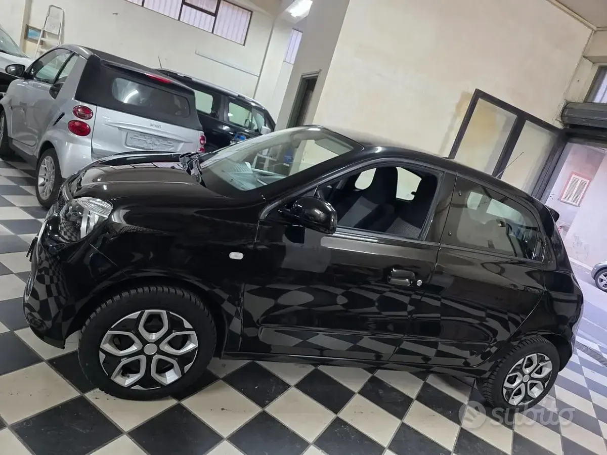 Usata Renault Twingo SE 69 CV (50 kW) 2015 Nero Utilitaria