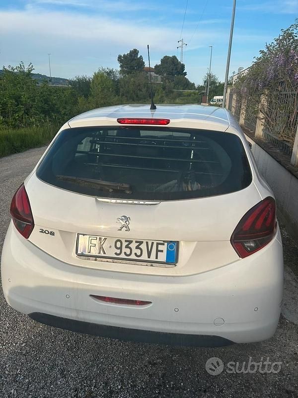 Gebraucht Peugeot 208 75 PS (55 kW) 2017 Kleinwagen