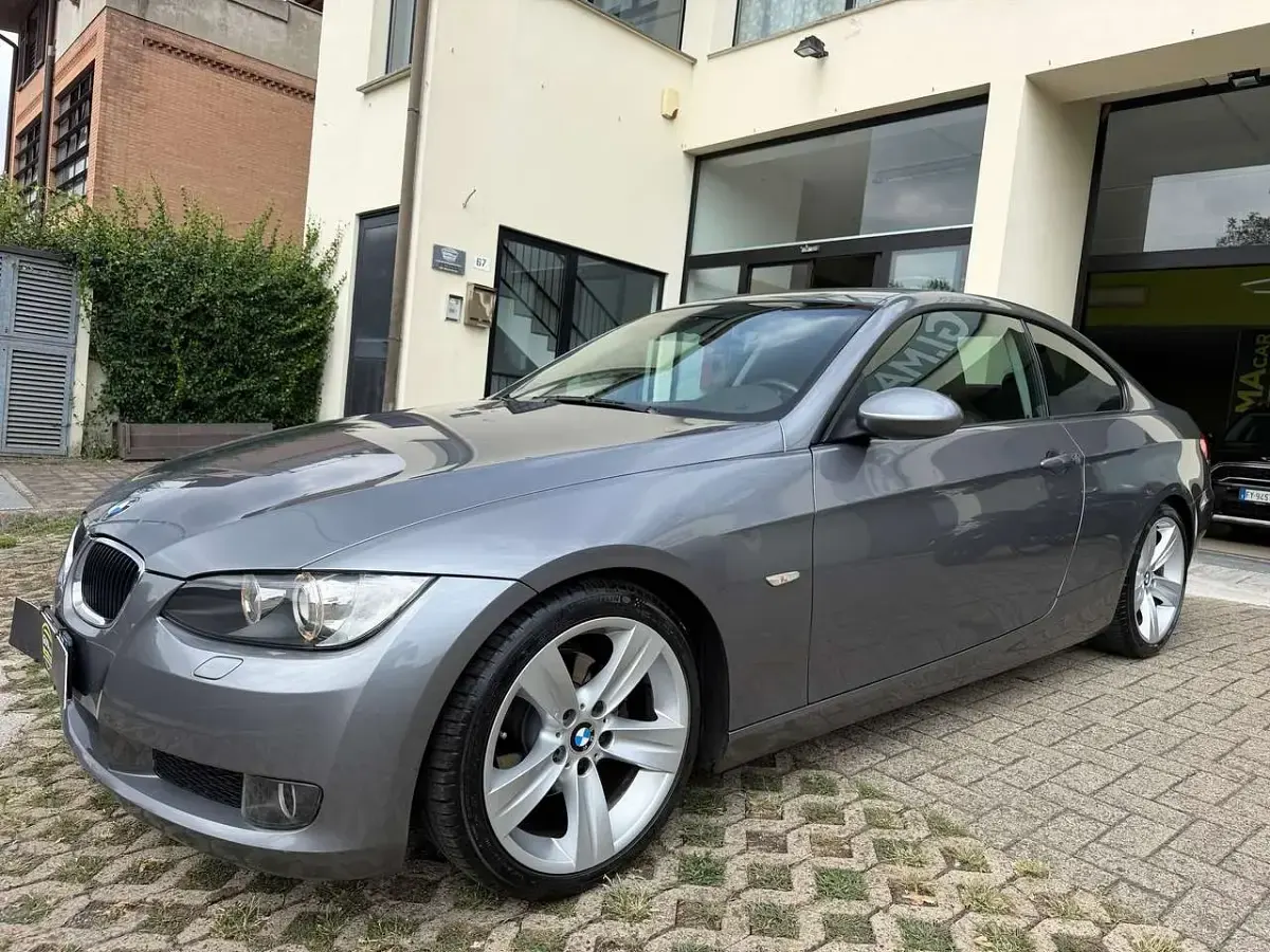 Usata BMW 320 170 CV (125 kW) 2008 Argento Coupé