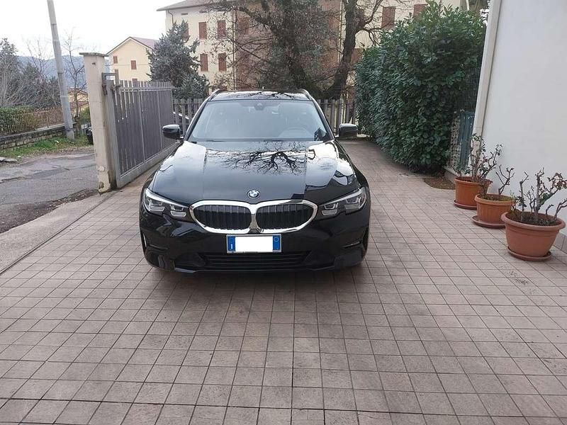 Usata BMW 318 Advantage 150 CV (110 kW) 2020 Nero Station wagon