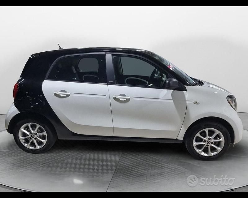 Usata Smart ForFour Passion 71 CV (52 kW) 2019 Bianco Utilitaria