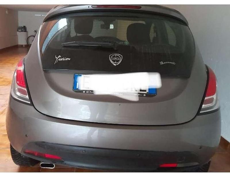 Usata Lancia Ypsilon Platinum 69 CV (50 kW) 2013 Grigio Utilitaria