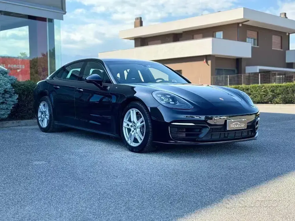 Usata Porsche Panamera 330 CV (242 kW) 2022 Nero Utilitaria