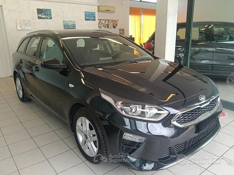 Nero Usata 2019 Kia Ceed Sportswagon Station wagon | 12.600 € (Molto cara) - Immagine 1/4