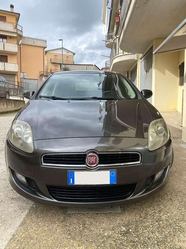 Marrone Usata 2012 Fiat Bravo Dynamic Due volumi | 3800 € (Buon prezzo) - Immagine 1/4
