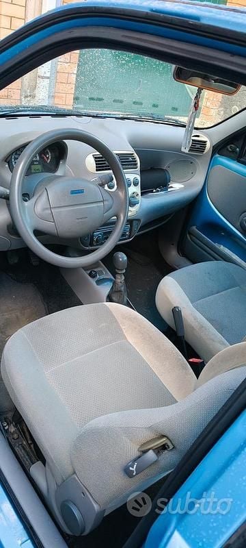 Usata Fiat 600 54 CV (39 kW) 2009 Blu Berlina