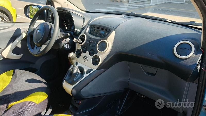 Usata Ford Ka 69 CV (50 kW) 2012 Blu Utilitaria