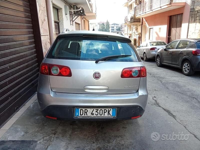 Begagnad Fiat Croma 120 HK (88 kW) 2008 Grå Kombi